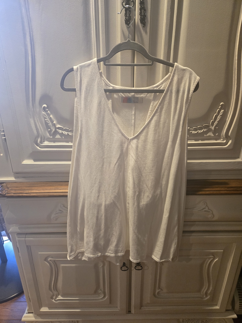 Sleeveless V-Neck Lightweight Ivory Tank